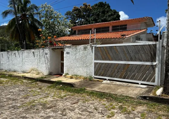 Hermosa Casa En Zona Tranquila Ic-00436