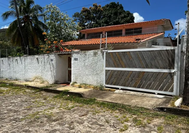 Hermosa Casa En Zona Tranquila Ic-00436