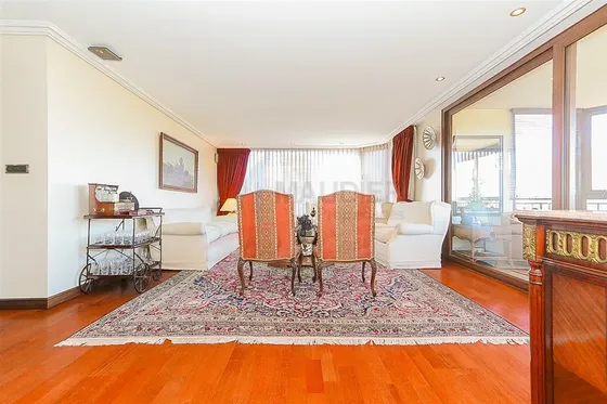 Departamento En Venta De 4 Dorm. En Vitacura