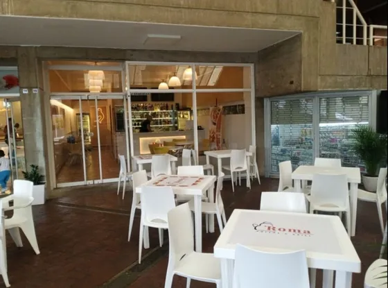 Cesion De Derecho (traspaso), Fondo De Comercio Rest. Con Permiso De Licores En C. C. Alto Prado.  Inf. Ma. Fda. Varela