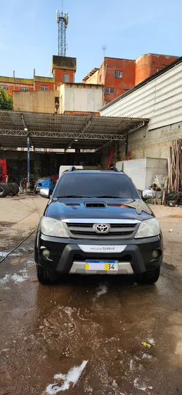 Toyota Hilux Sw4 3.0 Srv 7l 4x4 Aut. 5p