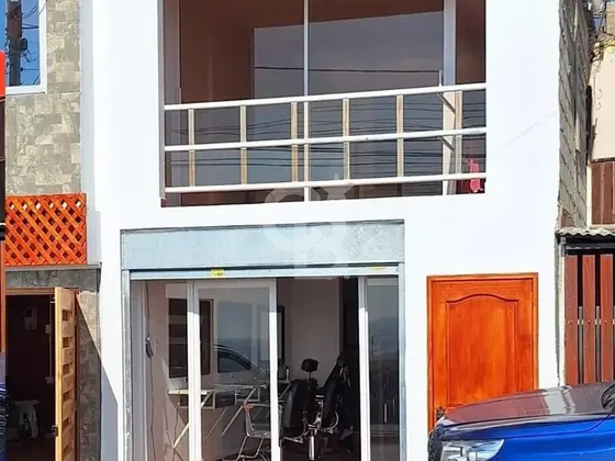 Amplio Local Comercial Amoblado, Barberia