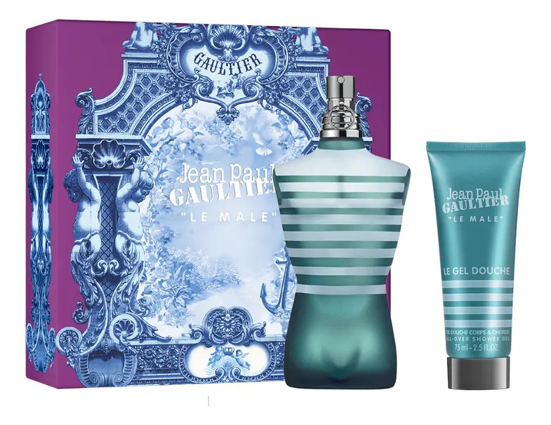 Conjunto de presente Jean Paul Gaultier contendo um frasco de perfume Le Male em formato de torso masculino e um tubo de gel de banho, ambos com 75ml, dispostos em frente à caixa decorada com ilustrações clássicas em tons de azul e roxo.