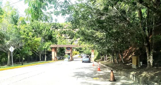 Venta Apto Colinas De La Tahona. Actualizado. Pozo. Aa Sala Y Dos Hab. Area Social Marmol. Conjunto Cerrado Con Garita De Seguridad. Puestos Techados. Inversion. Casa Club.