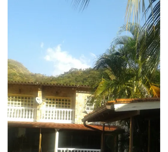 Casa Con Piscina ,totalmente Cerrada, Cerco Electrico, Caney.