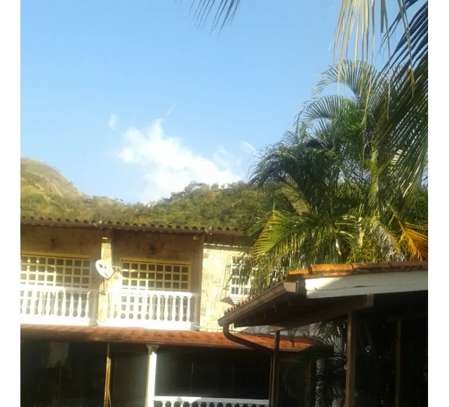 Casa Con Piscina ,totalmente Cerrada, Cerco Electrico, Caney.