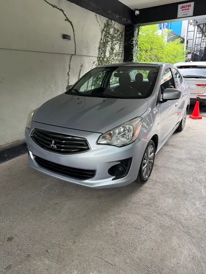 Mitsubishi Mirage G4 Es