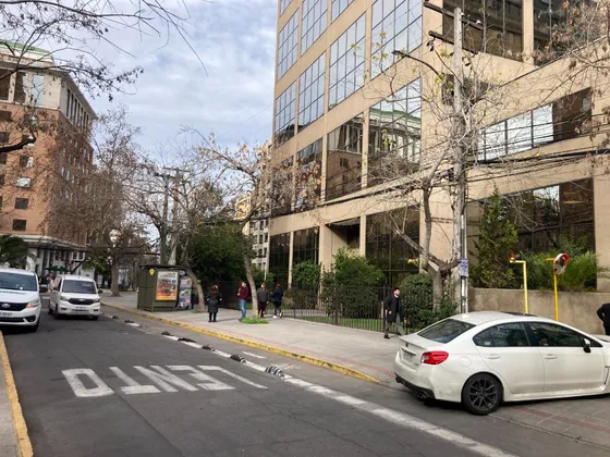 A Pasos Metro Pedro De Valdivia Marchant Pereira