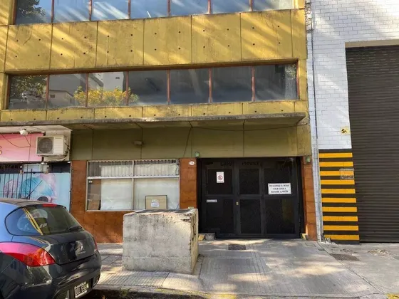 Venta Cochera Cubierta.  Villa Crespo