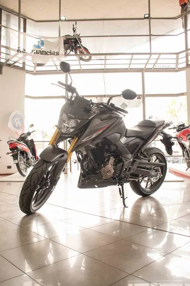 Honda Cb 300 Gris 0km 2025 - Honda Resonancias