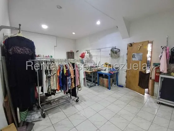 Naudy Escalona Profesional Inmobiliario Con Más De 10 Años De Experiencia En Rentahouse Vende Extraordinario Local Comercial En Zona Centro Barquisimeto