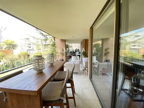 Depto. En Venta De 4 Dorm + Sala Jardín Privado En La De