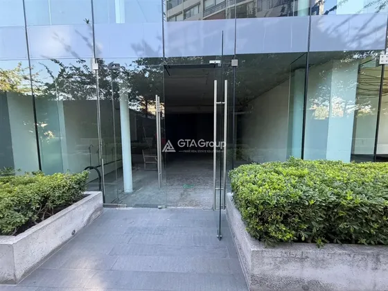 Arriendo De Local Comercial 108 M2. El Golf