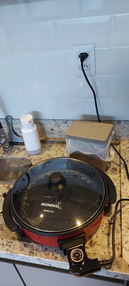 Panela Elétrica Pe-28 Redonda 1200w Mondial Cor Vermelho - Imagem 3