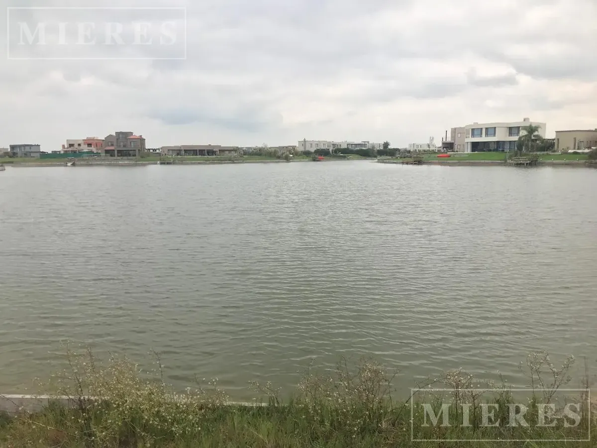 Lot for Sale in San Sebastián Area 7