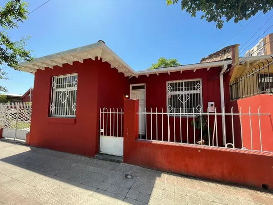 Casa Para Remodelar 3d+servicios / Chile España