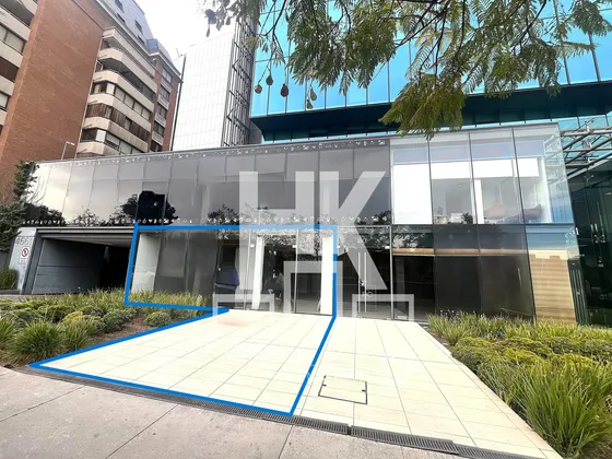 Local Ideal Atención De Público Pasos Metro Escuela Militar
