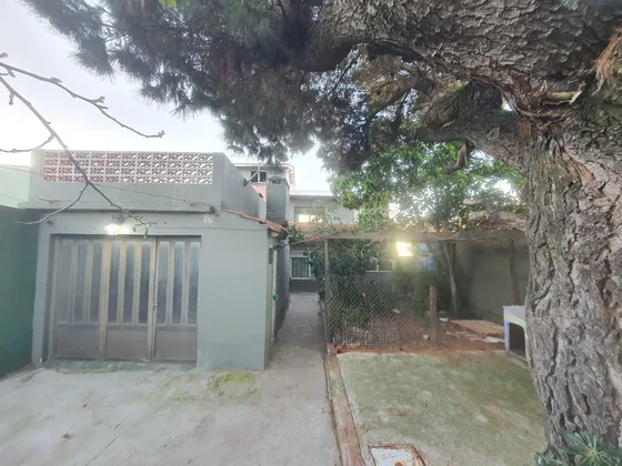 Casa En Venta - 2 Dormitorios 4 Baños - Departamentos - 350mts2 - Las Toninas