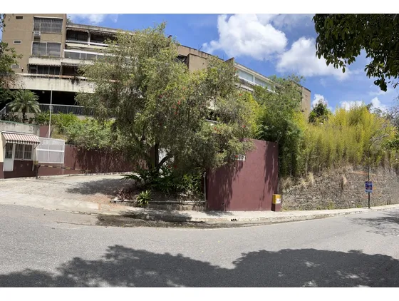 Vendo Apartamento 413m2 4h+s/5b/3p Las Esmeraldas 4791