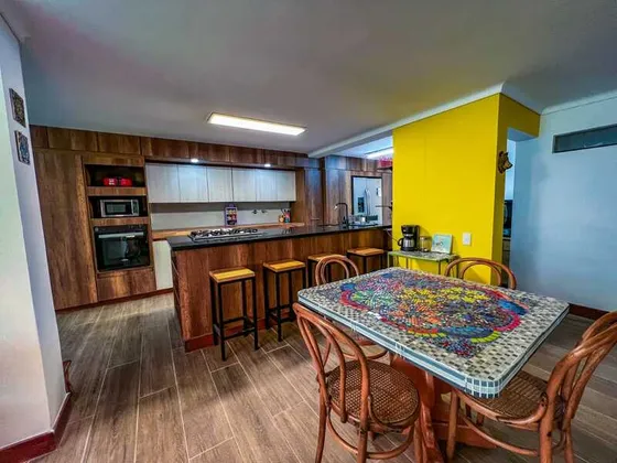  Casa En Arriendo Ubicada En El Poblado Sector San Lucas (27618).