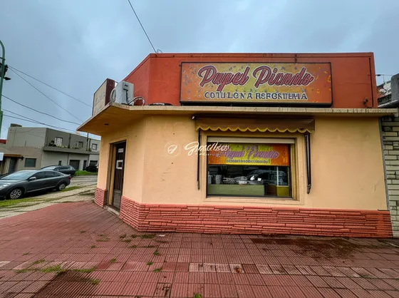 Venta Local Y Casa 2 Dormitorios Campana Con Cochera