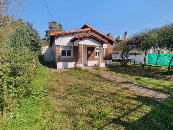 Casa En Venta - 1 Dormitorio 1 Baño - Cochera - 712 Mts2 - Manuel B. Gonnet, La Plata