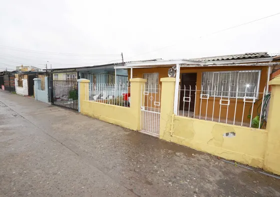 Casa 3d 2b En Sector Universitario De San Joaquin