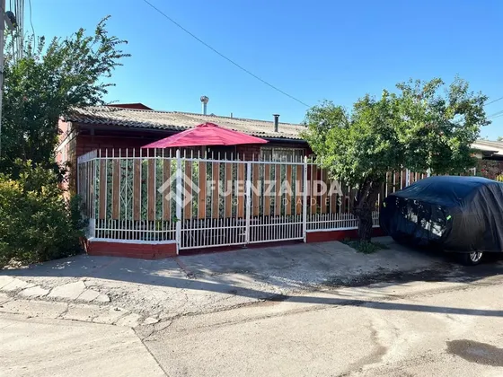 Casa En Venta De 3 Dorm. En Maipú