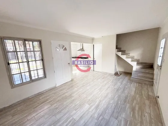 Venta Ph 3 Ambientes Con Patio En Rafael Obligado Al 5600, Carapachay