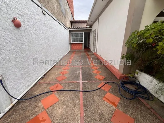 María Martínez Trae Para Ti En Alquiler Estupendo Local Comercial Al Este De Barquisimeto, Ideal Para Desarrollar Cualquier Tipo De Negocio O Emprendimiento.