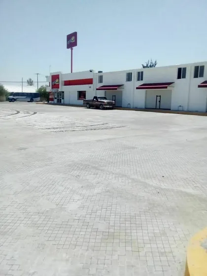 Plaza Comercial En Venta Pedro Escobedo