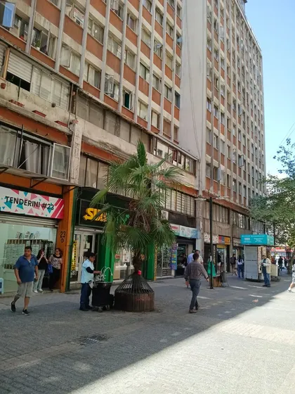 Departamento Antiguo Impecable Metro Santa Lucía Central