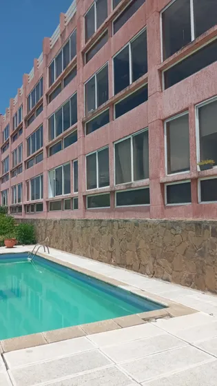 Apartamento Con Vista Al Mar,  Justo Frente A La Bahía De Pampatar Ic-00347