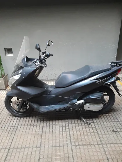 Honda Pcx 150 Usada Modelo 2018 - 15.000 Kmm
