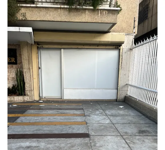 Excelentes Oficinas En Planta Baja Con Entrada Y Vitrina A La Av San Juan Bosco Diagonal A La Plaza Altamira