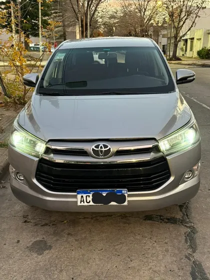 Toyota Innova 2.7 Srv 6at 8a