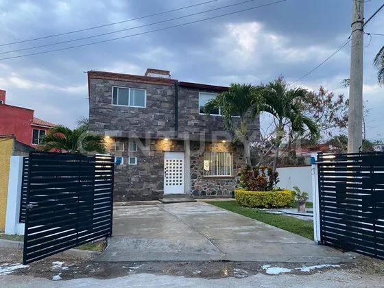 Casa En Venta En Frac. Altos De Oaxtepec, Oaxtepec - Morelos
