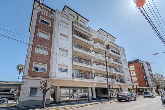 Venta Semipiso Tipo Penthouse 4 Amb. C/ 2 Cocheras - Ramos Mejia 