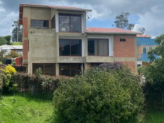 Casa De 248m2 - El Salitre, La Calera. $985 Mill Negociables