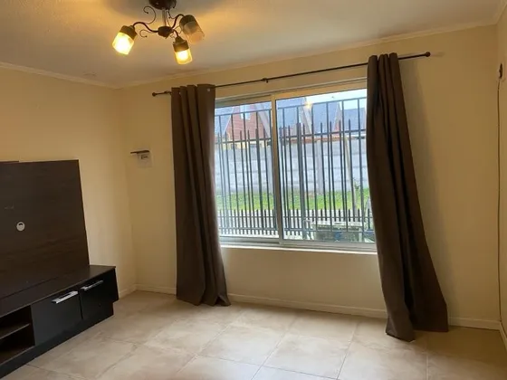 Se Arrienda Casa Semi Nueva - Impecable