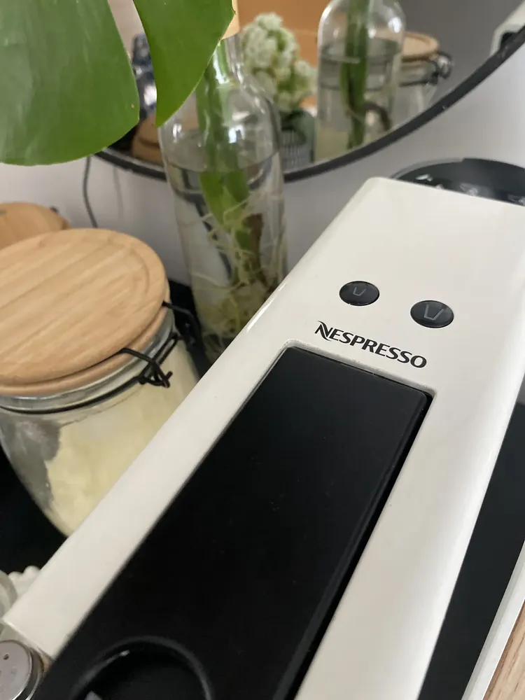 Cafeteira Nespresso Essenza Mini Branca | Parcelamento sem juros