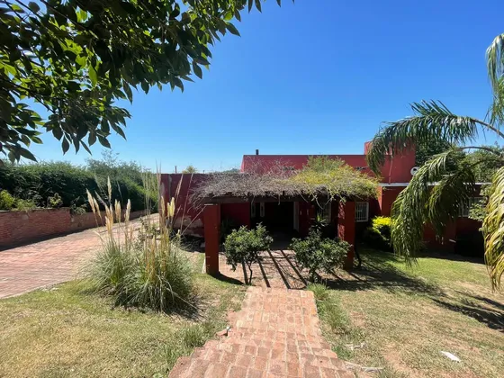 Casa En  Alquiler, Villa Allende, Calle Cuba
