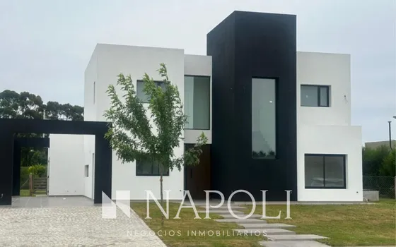 Casa En Venta En Barrio Privado Santa Ines, Canning