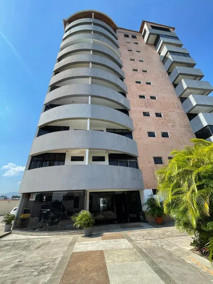Inmueble: Apartamento Semiamoblado.  Ubicación: Las Acacias Conjunto Kavanayen Suite