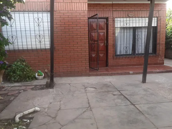 Casa En Venta - 2 Dormitorios 2 Baños - Local - Patio - 300mts2- Tortuguitas