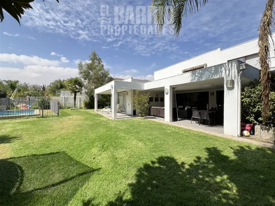 Casa En Venta En Chamisero, Privilegiada Ubicación Y Terreno