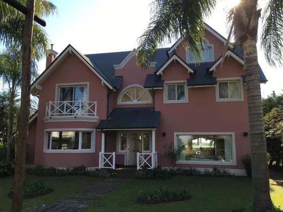 Venta Y Alquiler Temporario Casa En Isla Santa Monica, Delta