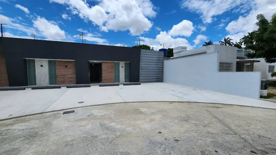 En Alquiler 9 Minitiendas En Casa Multimarca Urbanización Carabobo Valencia Mp Solo Clientes