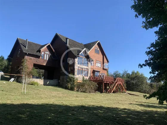 Casa En Venta De 4 Dorm. En Puerto Varas