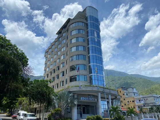 Hotel En Macuto Edo La Guaira De 9000 M2, 72 Hab ( Acropolis)